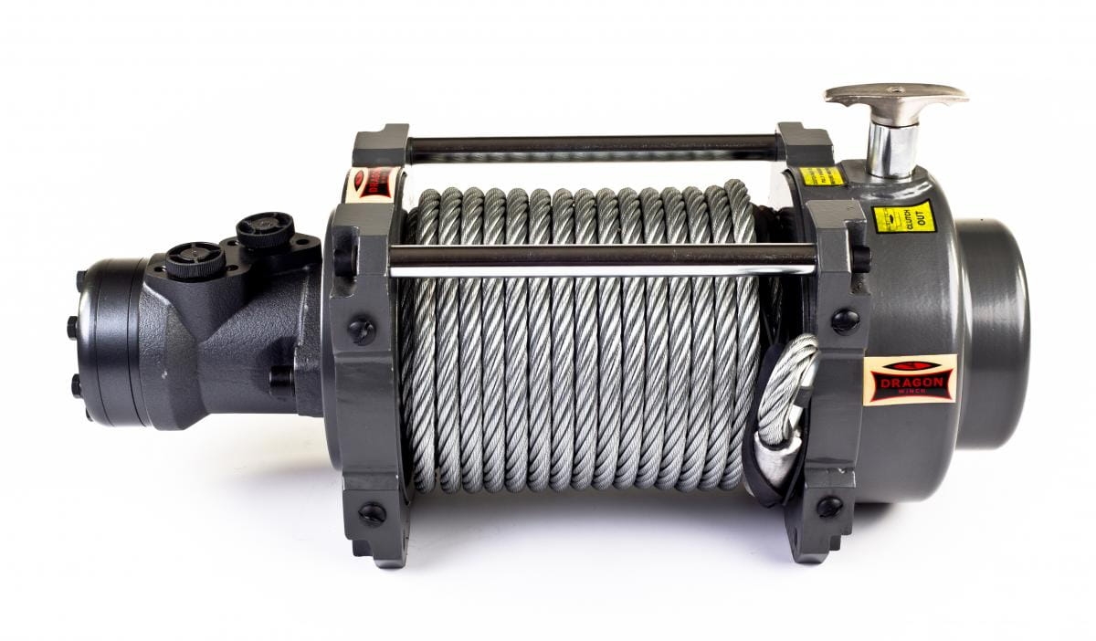 Wyciągarka hydrauliczna z lśniącą stalową liną z boku DRAGON WINCH
