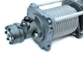 Blok hydrauliczny wyciągarki z bliska widok z boku DRAGON WINCH
