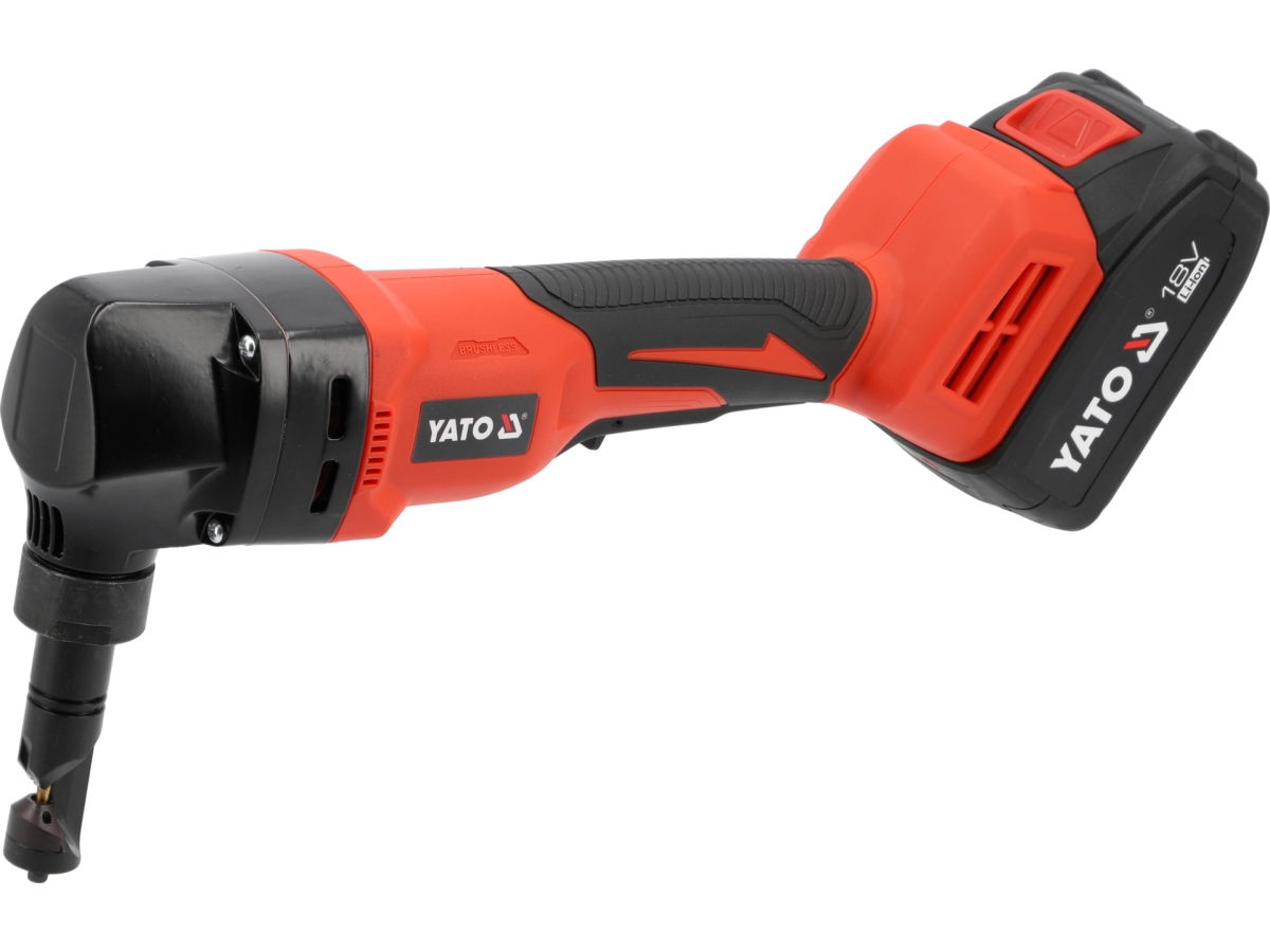 Nożyce do blachy akumulatorowe czerwono-czarne z boku, bateria 18V YATO YT-82398