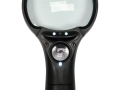 Zbliżenie na małą soczewkę lupy z diodami LED YATO YT-73845