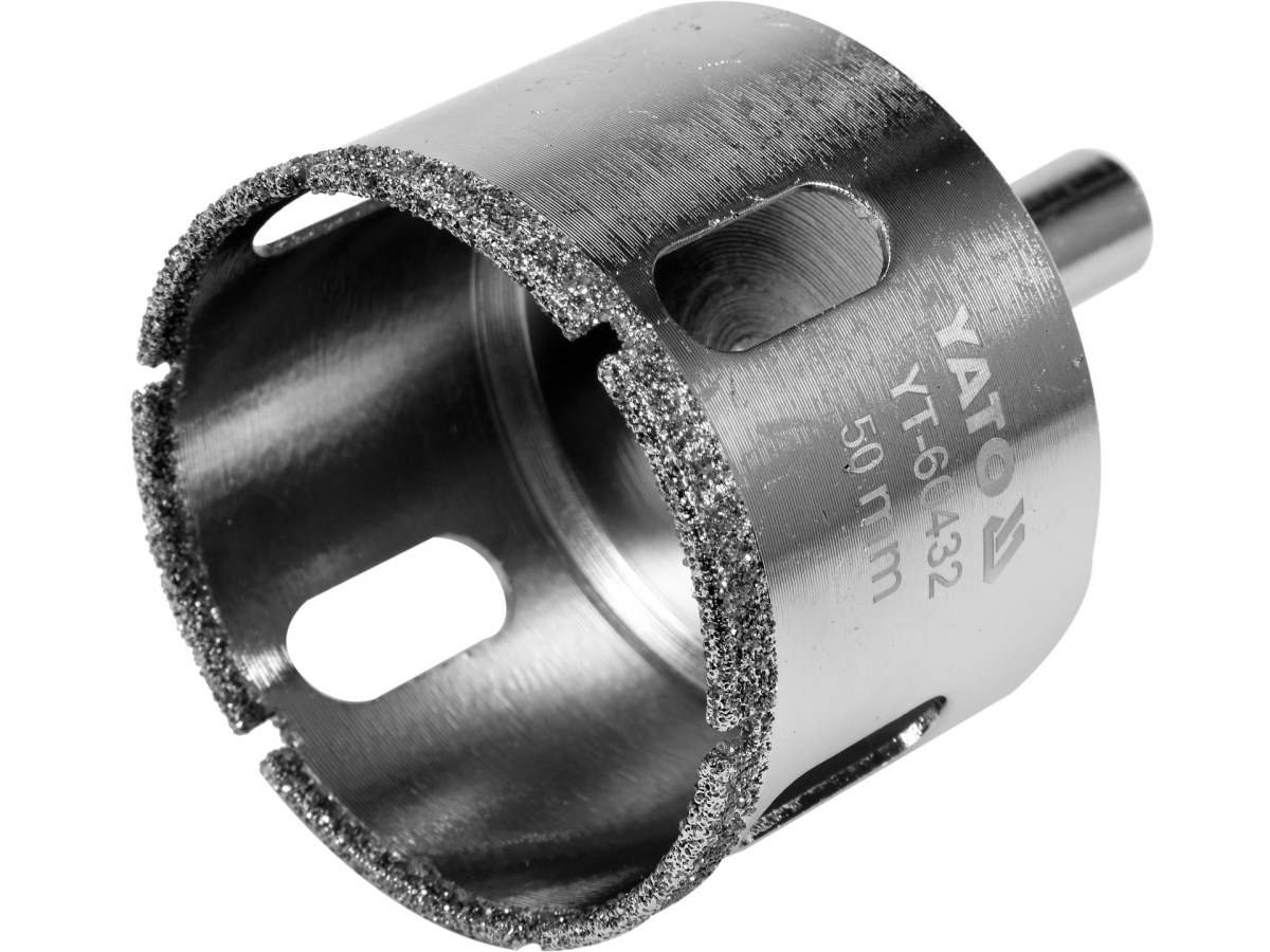 Wiertło diamentowe otwornica 50 mm do gresu, widok z boku z pokrytą diamentem krawędzią tnącą YATO YT-60432