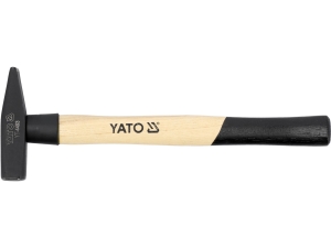 Młotek ślusarski YATO 300g trzonek drewniany do wbijania gwoździ YT-4493